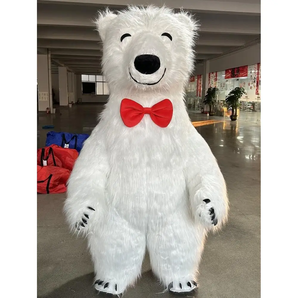 巨大な白いホッキョクグマの着ぐるみ。笑顔の表情で、毛皮のよう - Suits のレビューと価格